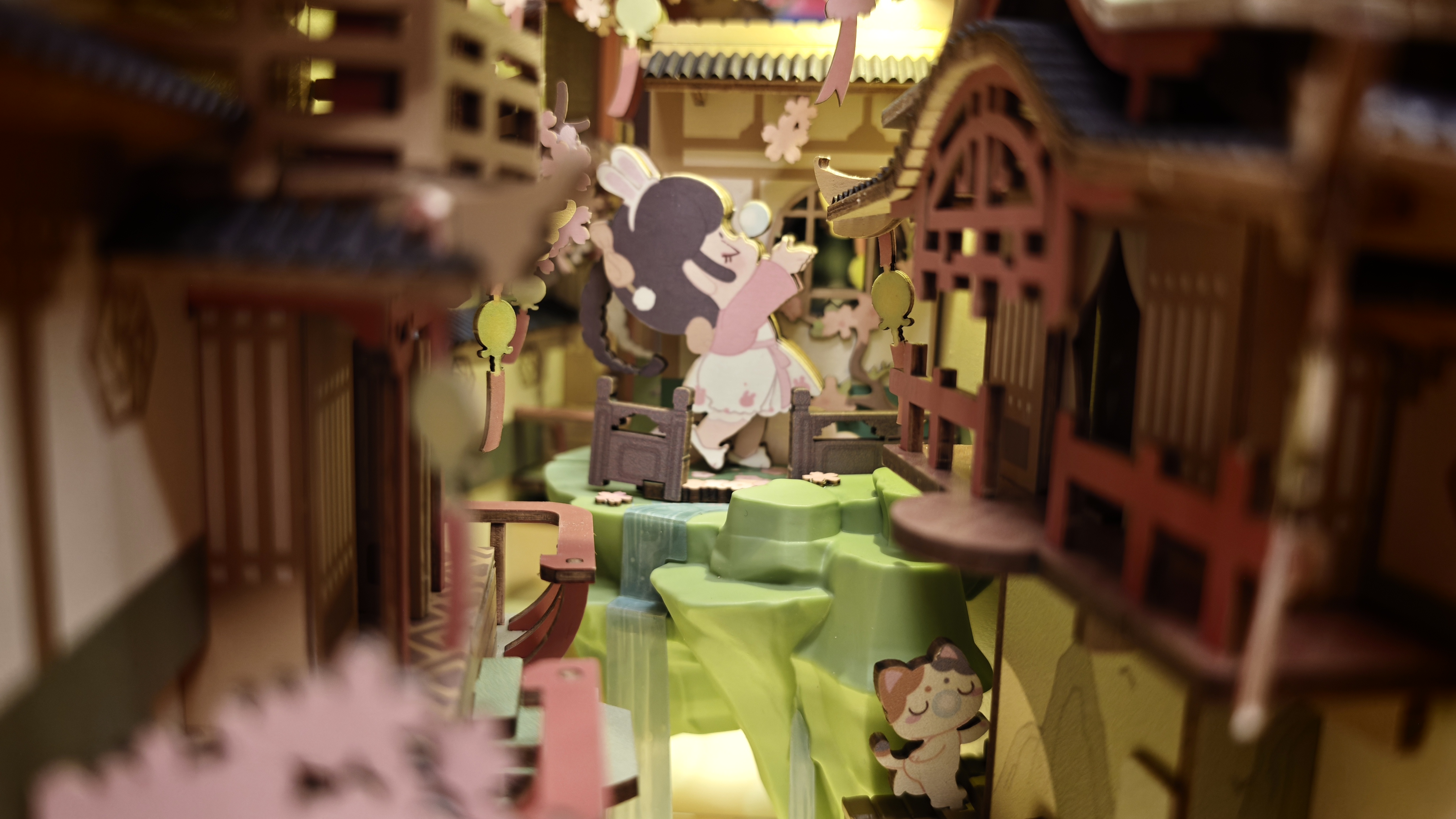 Rolife Falling Sakura Book Nook