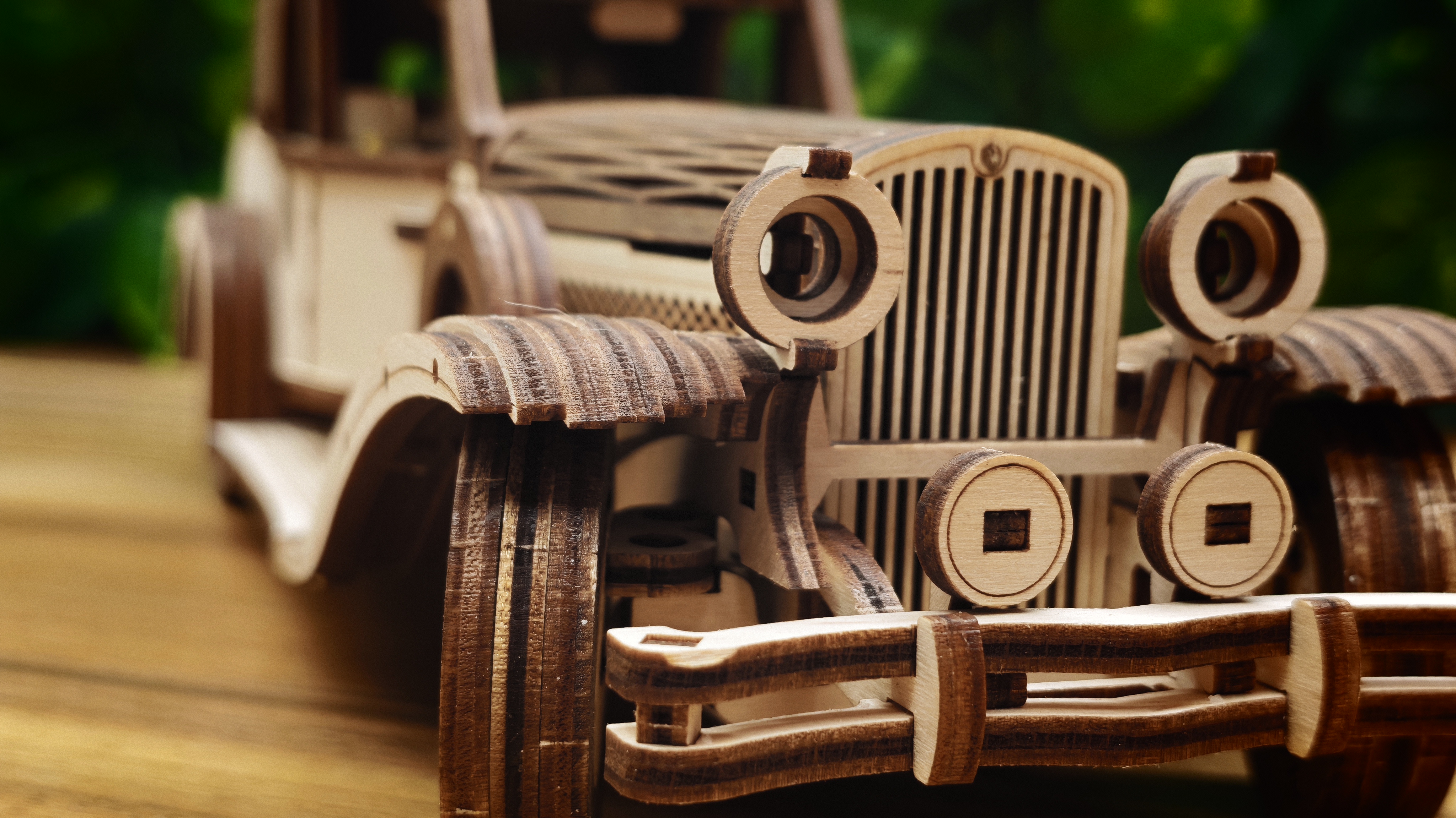 Holz-Bausatz Ferdinand Wind-Up Car
